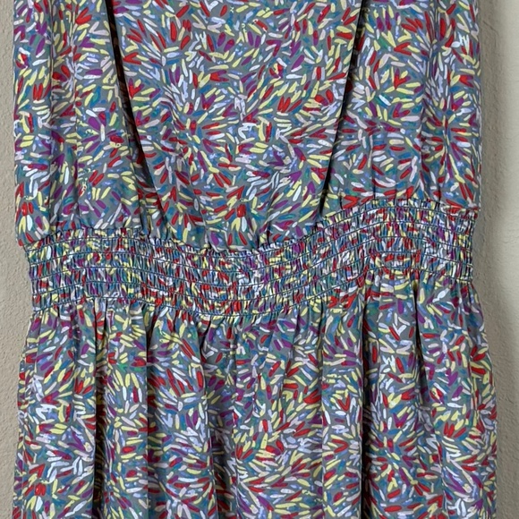 BCBGeneration Gray with Multicolored Design Racerback Dress w/ Smocked Waistband - Picture 4 of 11